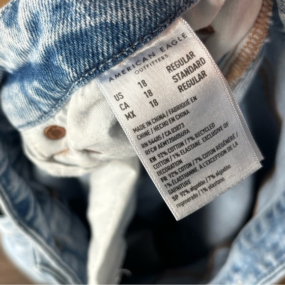 American Eagle Curvy 90s distressed destroyed denim jeans. Size 18 - Picture 2 of 12